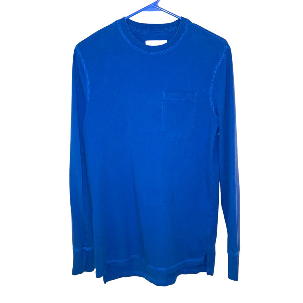 Goodfellow & Co. Men’s Royal Blue Long Sleeve Crew Neck Shirt With Front Pocket.